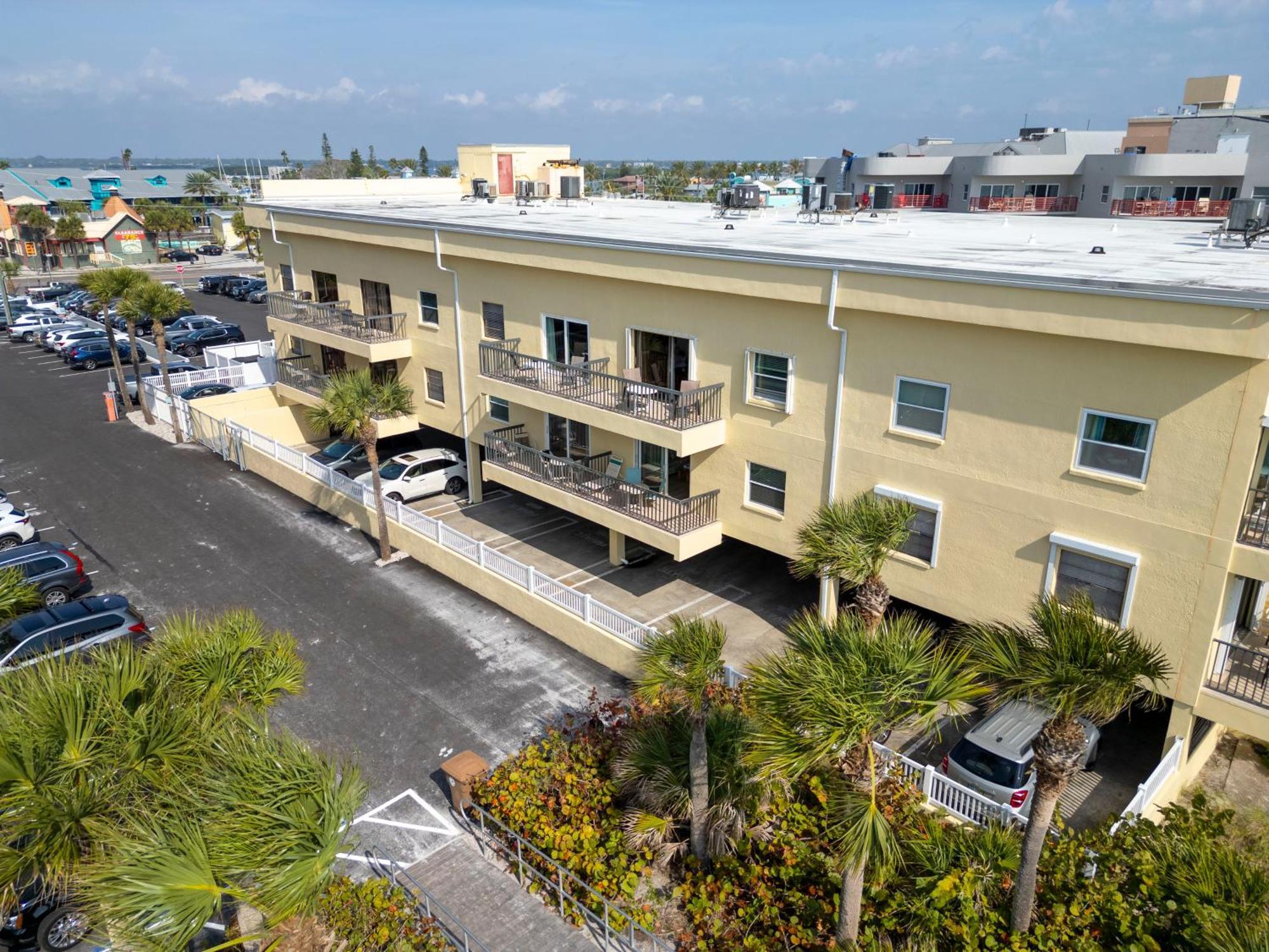 239 Surf Song Resort St. Pete Beach Exterior photo