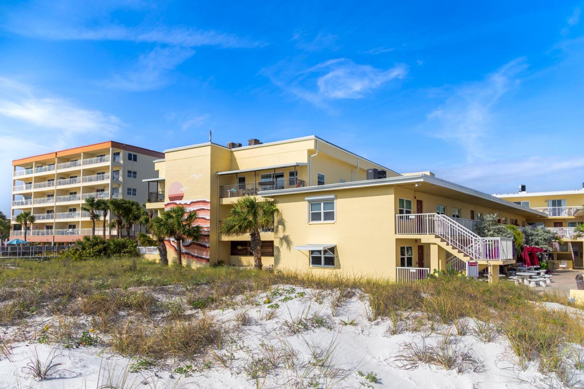 239 Surf Song Resort St. Pete Beach Exterior photo